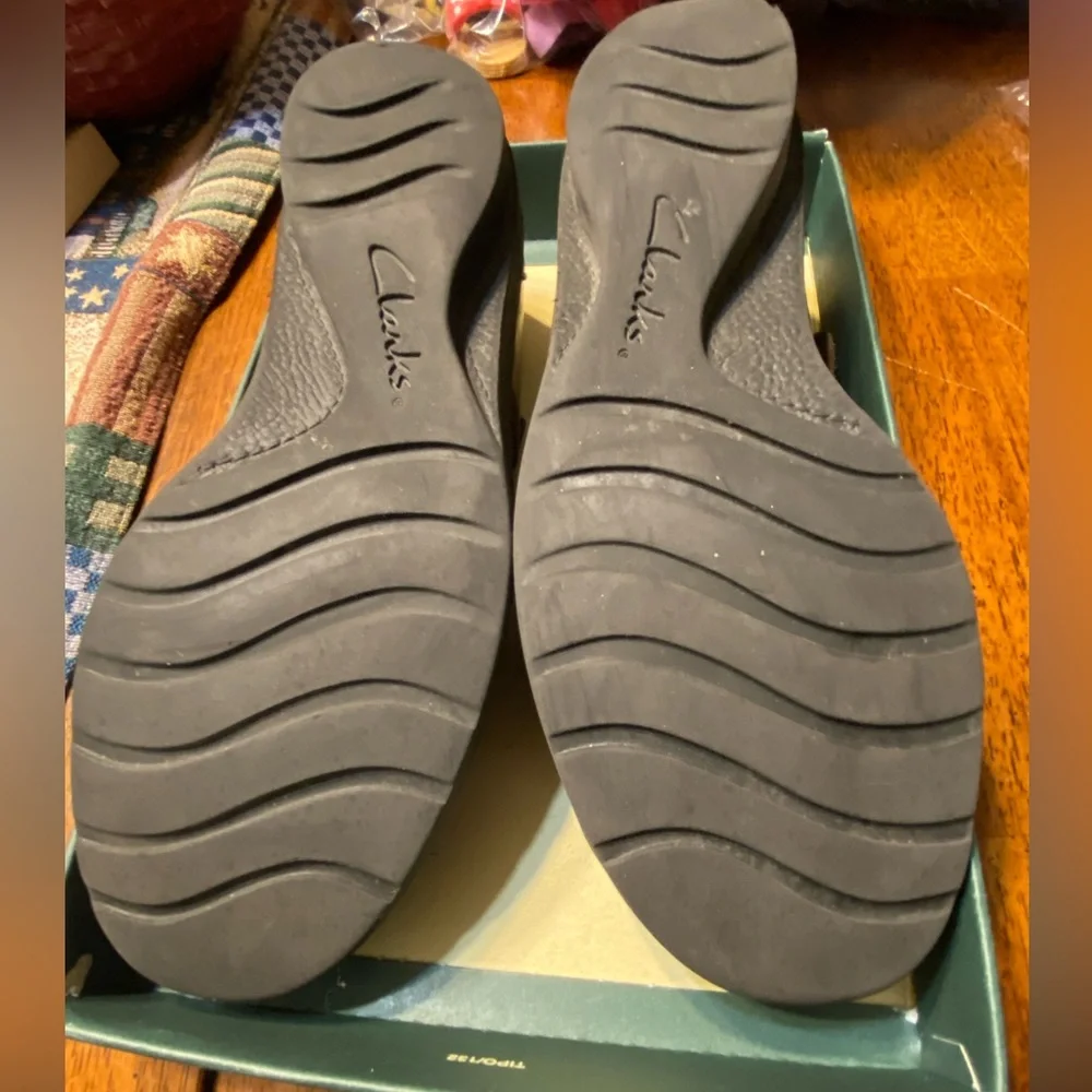 Clarks Bendables‎ Nikki Regetta Womens size 10M. Brown Adj. Strap Loafers